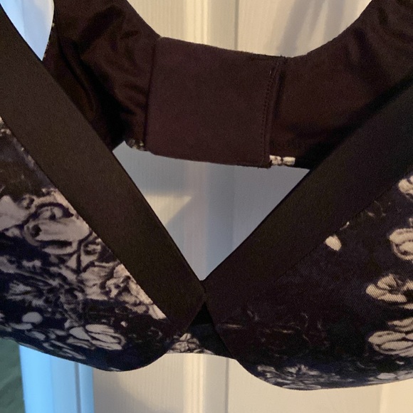 2 maidenform bras . Both in excellent condition - Picture 4 of 7